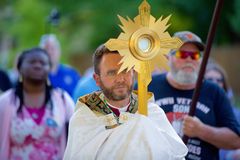 Bishops’ excitement about eucharistic revival called ‘work of Holy Spirit’