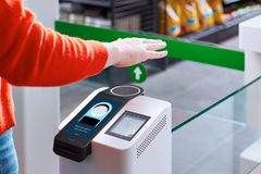 Amazon Rolls Out Hand Scanner, and It's Already Being Compared to Revelation's Mark of the Beast