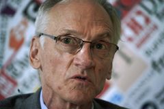 Clergy abuse survivor Saviano lauded at funeral for courage