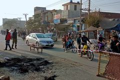 Sri Lankan Man Tortured, Lynched, Body Burned in Street Over Islamic 'Blasphemy' Allegations in Pakistan