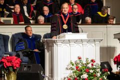 You are called to shepherd the flock of God, Mohler tells graduates | Baptist Press