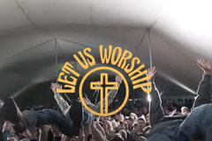'So Much Hunger': Thousands Encounter Jesus Under a Bridge During 'Let Us Worship' Revival Event