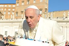 Tea and cake for Pope Francis as he celebrates 78th birthday