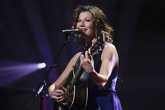 Amy Grant undergoes surgery to fix heart condition | Baptist Press