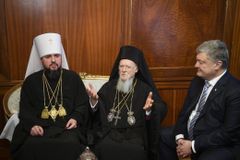 Ecumenical Patriarch recognizes independence of Orthodox Church of Ukraine