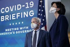 U.S. health officials shorten COVID-19 isolation time