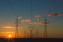 Experts Warn Cyber Hackers, EMP Attacks and Solar Storms Could 'Annihilate Our Electric System'