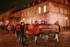 Christians still face persecution but there are signs of hope, Catholic charity says