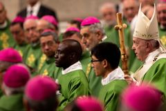On World Mission Day, pope urges Catholics to share Christ's love with all
