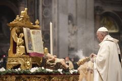 Pope Francis at Epiphany Mass: Let us adore Christ like the Magi