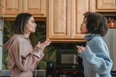 Are You in a Toxic Friendship? - RELEVANT