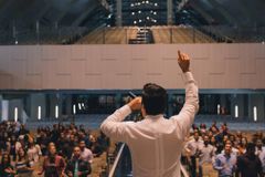 9 in 10 Evangelicals Don’t Think Sermons Are Too Long