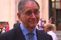 Women uniquely understand 'truth of man,' philosopher says