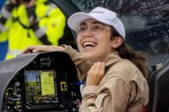 Teen sets record for solo flight around the world