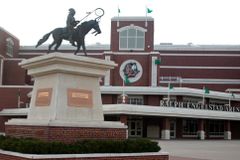 University will end draft work on gender inclusion policy