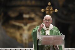 Pope Francis: The Word of God rekindles hope