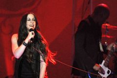 You Oughta Know About Alanis Morissette's New Documentary, 'Jagged' - RELEVANT