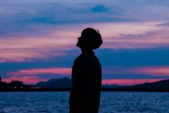 How Worry Warps Your View of God - RELEVANT