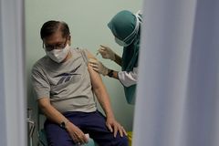 Pfizer to conduct omicron-specific vaccine trial