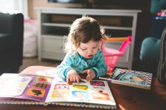 Study: Giving Money to Low-Income Mothers Improves Their Infant's Brain Development - RELEVANT