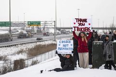 Canadian trucker convoy protests vaccine mandate