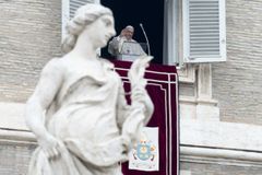 Pope Francis tells secular institutes to reveal God's love by their lives
