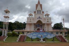 Indian bishop, priests arrested for illegal sand mining operations on Church-owned land
