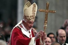 Pope Benedict makes 'heartfelt request for forgiveness' but denies wrongdoing