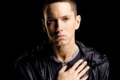 Eminem Took a Knee During the Super Bowl Halftime Show - RELEVANT