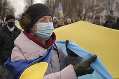 U.S., NATO wary of Russian troop reduction claim