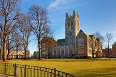 Parents, professor vow to keep speaking out against Boston College's booster mandate