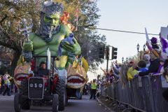 New Orleans hosts its 1st full-dress Mardi Gras since 2020