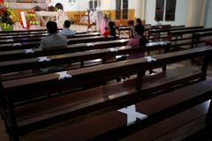 With COVID-19 surge, Vietnamese bishops ask Catholics to help during Lent