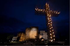 At Stations of the Cross, Pope asks for grace to be ashamed of our sins