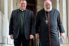 Pope accepts resignation of Peoria, Ill., bishop; coadjutor is successor