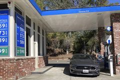 U.S. gas prices hit 14-year high