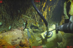 Microsoft co-founder recovers bell from WWII shipwreck