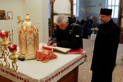 Papal envoy sets off for besieged Ukrainian cities with ‘Gospel weapons’