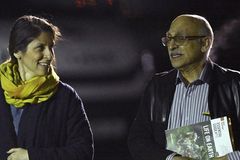 Iran releases British citizens