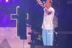 Justin Bieber declares God has wife Hailey ‘in palm of His hands’ following blood clot scare