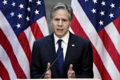 US expands travel bans on Chinese officials for persecution