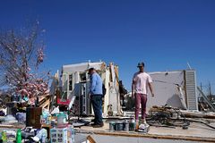 Louisiana digs out from tornado damage