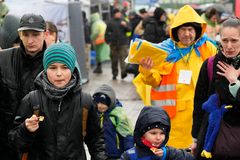 Russia targets civilian convoys