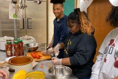 Georgia church cooks up food, fellowship for football team | Baptist Press