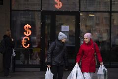 Putin fights sanctions with new energy rules