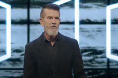 Hillsong Shrinks Dramatically in US - Phoenix Pastor Latest to Pull Out as Global Church Faces Scandals