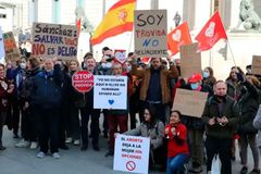 Bill criminalizing prayer near abortion clinics protested outside Spain's Senate