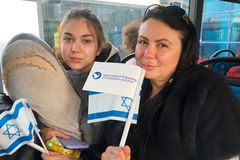 Ukrainian Holocaust Survivors, Other Jewish Refugees Prepare for New life in Israel