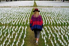 7 Ways a National COVID-19 Day of Mourning Can Help Us Heal