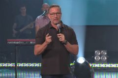 Pastor Stovall Weems steps down from Celebration Church after filing lawsuit